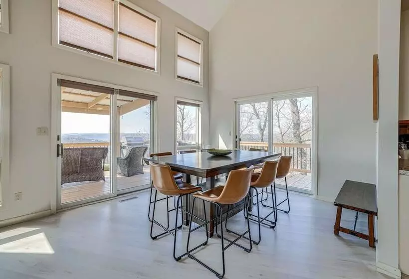 Eureka Springs Gem: 2 Decks, Mtn + Lake Views