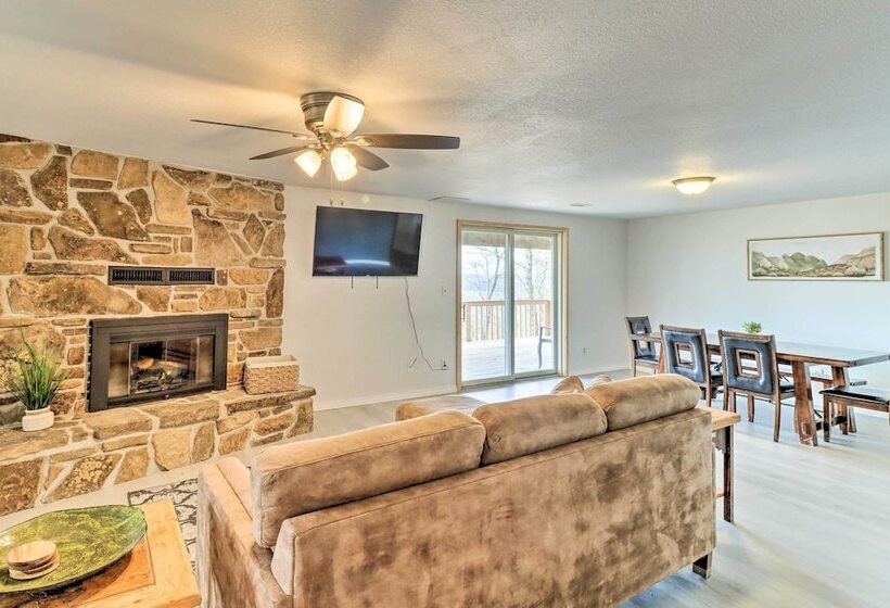 Eureka Springs Gem: 2 Decks, Mtn + Lake Views