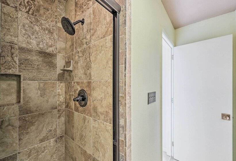 Eureka Springs Gem: 2 Decks, Mtn + Lake Views