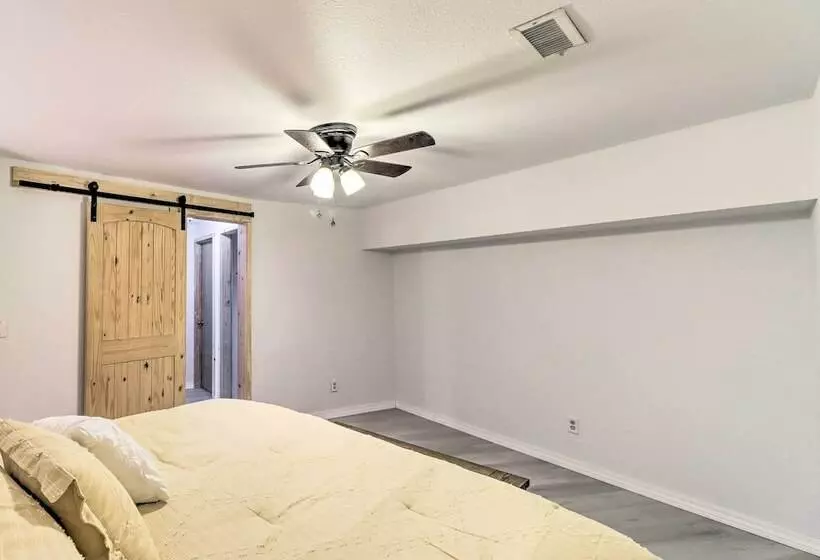 Eureka Springs Gem: 2 Decks, Mtn + Lake Views