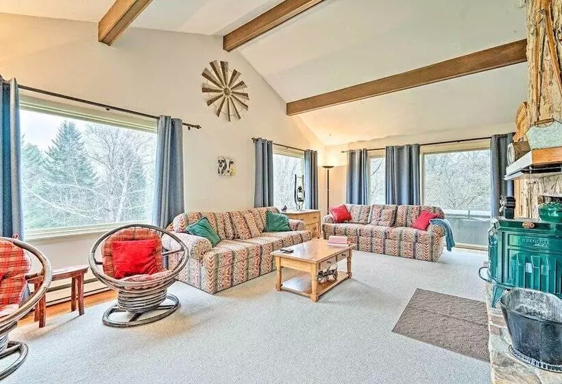 Family Winter Retreat W/ Hot Tub: 14 Mi To Slopes!