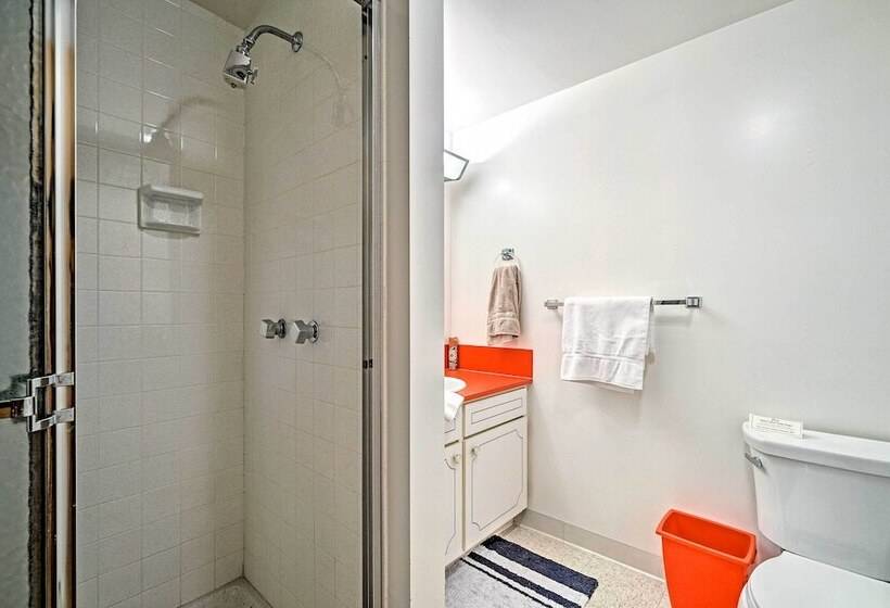 Family Winter Retreat W/ Hot Tub: 14 Mi To Slopes!