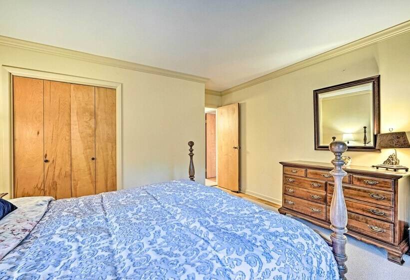 Family Winter Retreat W/ Hot Tub: 14 Mi To Slopes!