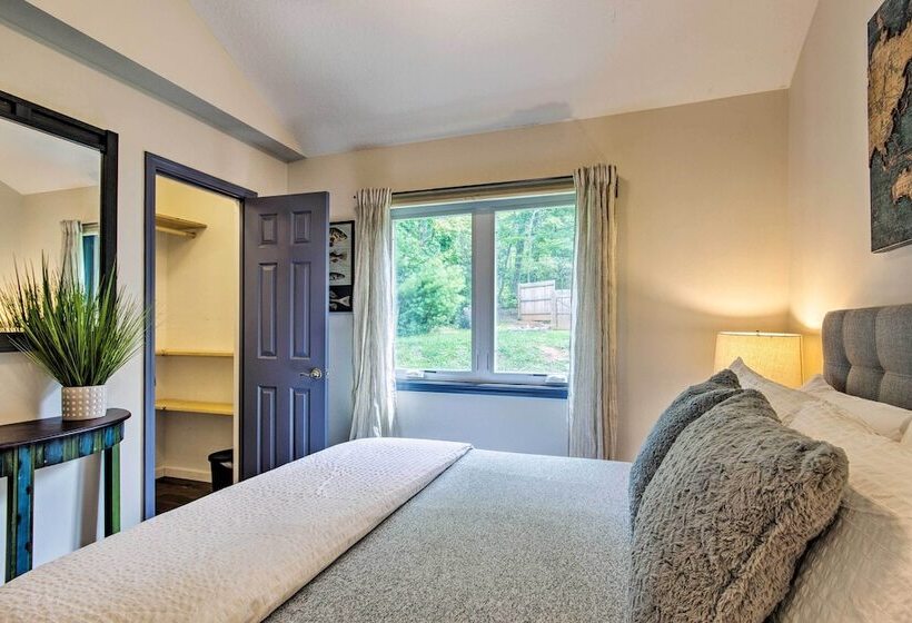 Home W/ Deck & Game Room 8 Mi To Asheville