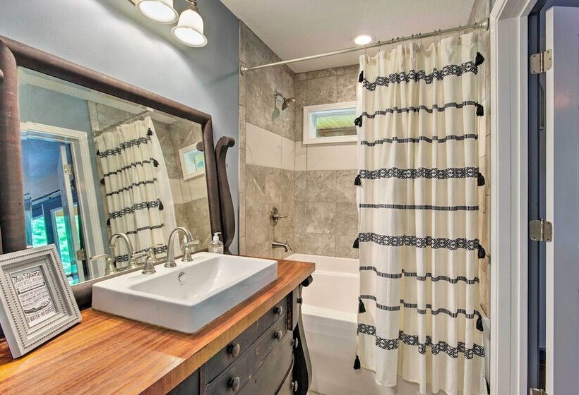 Home W/ Deck & Game Room 8 Mi To Asheville