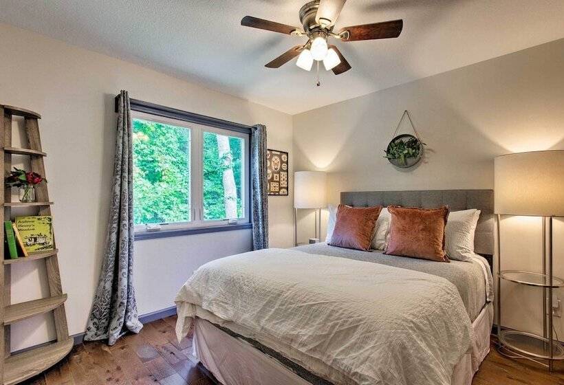 Home W/ Deck & Game Room 8 Mi To Asheville