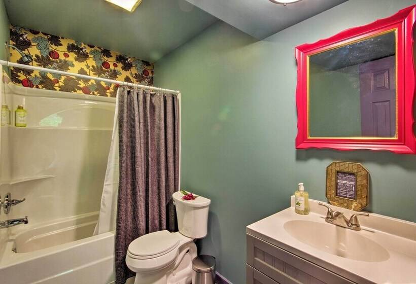 Home W/ Deck & Game Room 8 Mi To Asheville