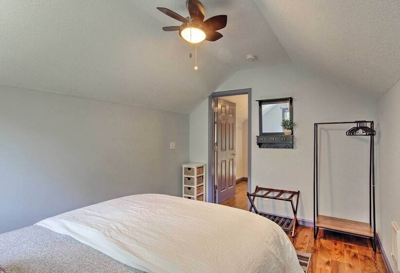 Home W/ Deck & Game Room 8 Mi To Asheville