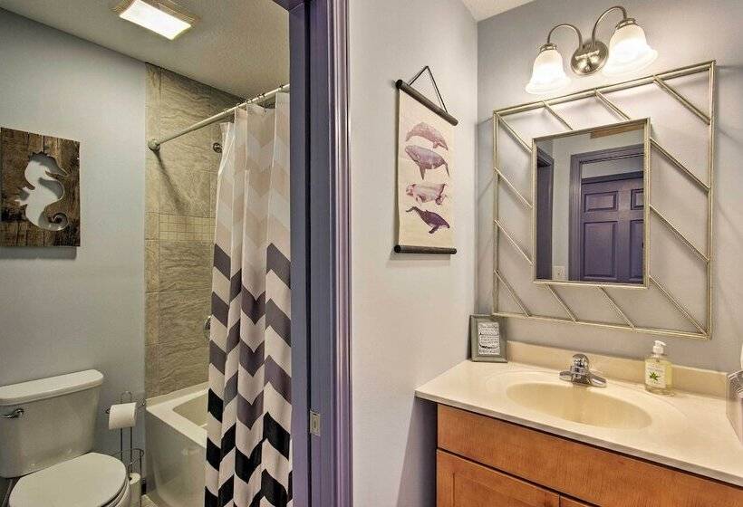 Home W/ Deck & Game Room 8 Mi To Asheville