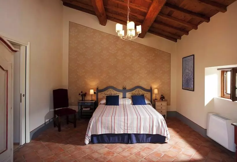 Maaseutuhotelli Agriturismo Vecchia Quercia