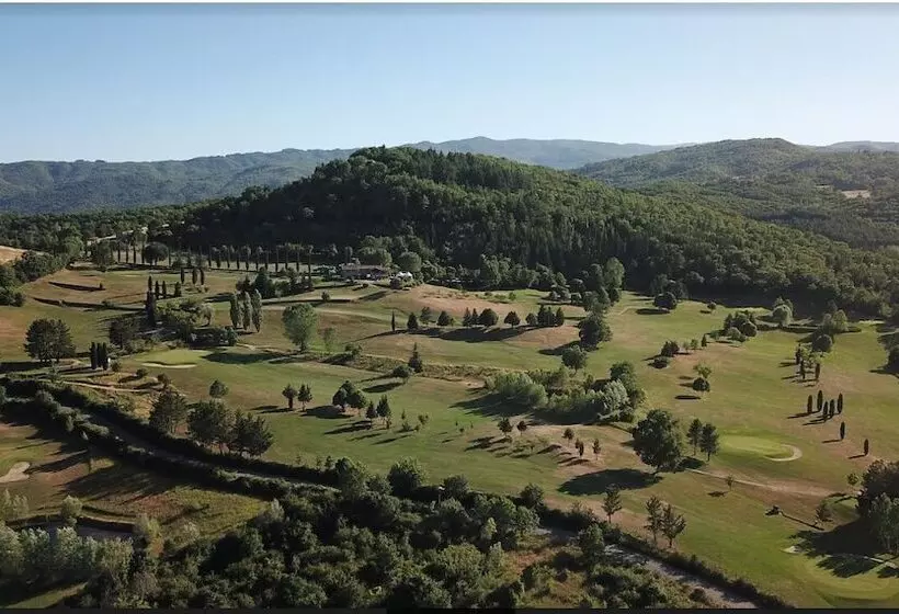 Maaseutuhotelli Agriturismo Vecchia Quercia