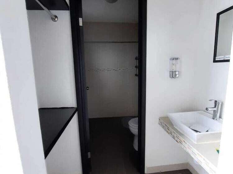 ホテル Sierra Norte Inn