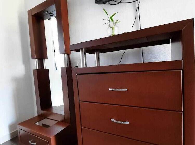 ホテル Sierra Norte Inn