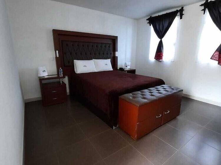 ホテル Sierra Norte Inn