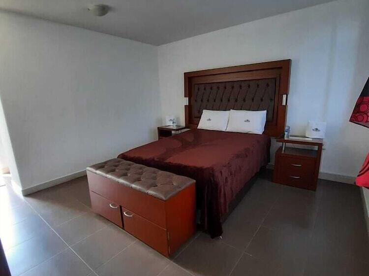 ホテル Sierra Norte Inn