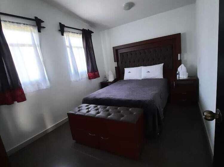 ホテル Sierra Norte Inn