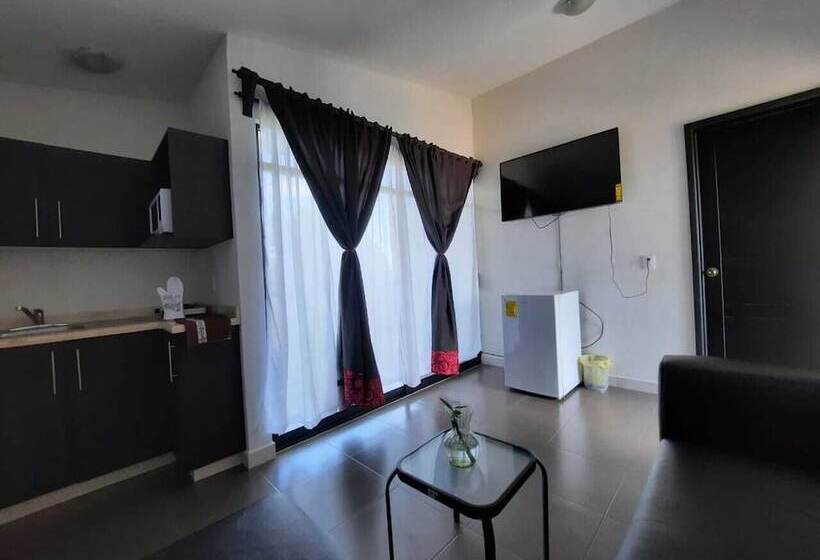 ホテル Sierra Norte Inn