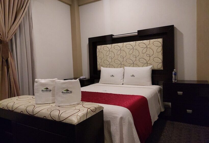 ホテル Sierra Norte Inn