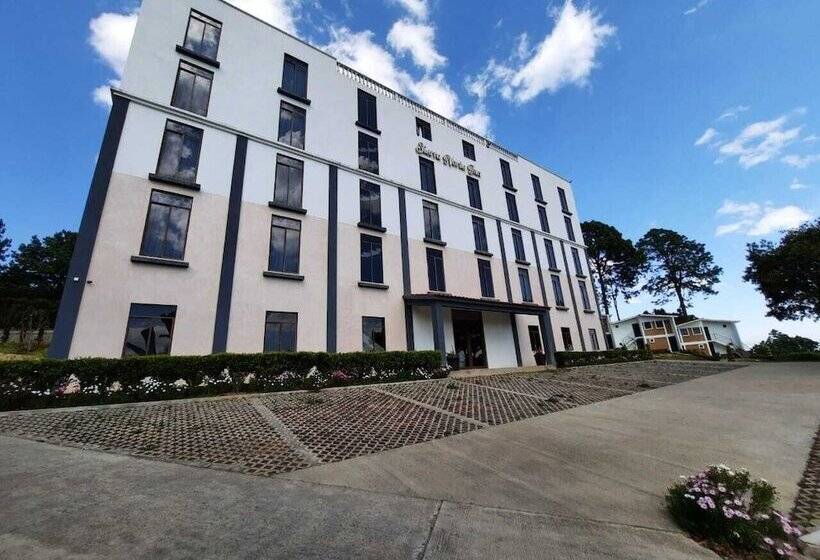 ホテル Sierra Norte Inn