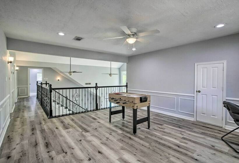 Houston Retreat W/ Game Room & Private Pool!