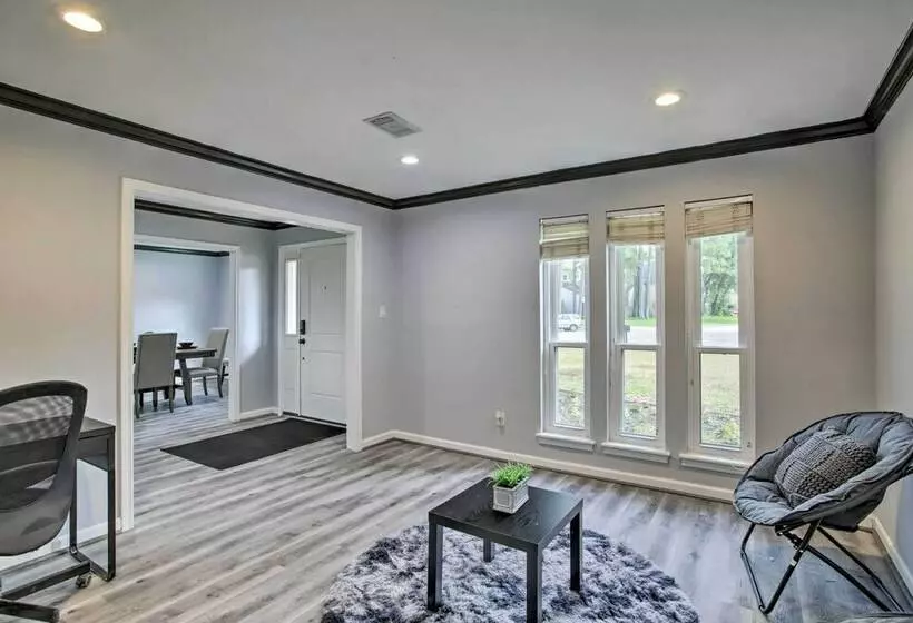 Houston Retreat W/ Game Room & Private Pool!