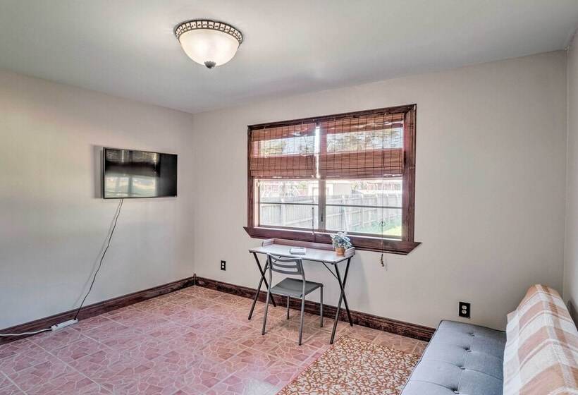 Lake Charles Cottage W/ Fireplace & Yard!