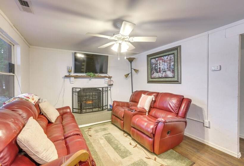 Lakefront Delta Cottage W/ Views, Canoe & Dock!