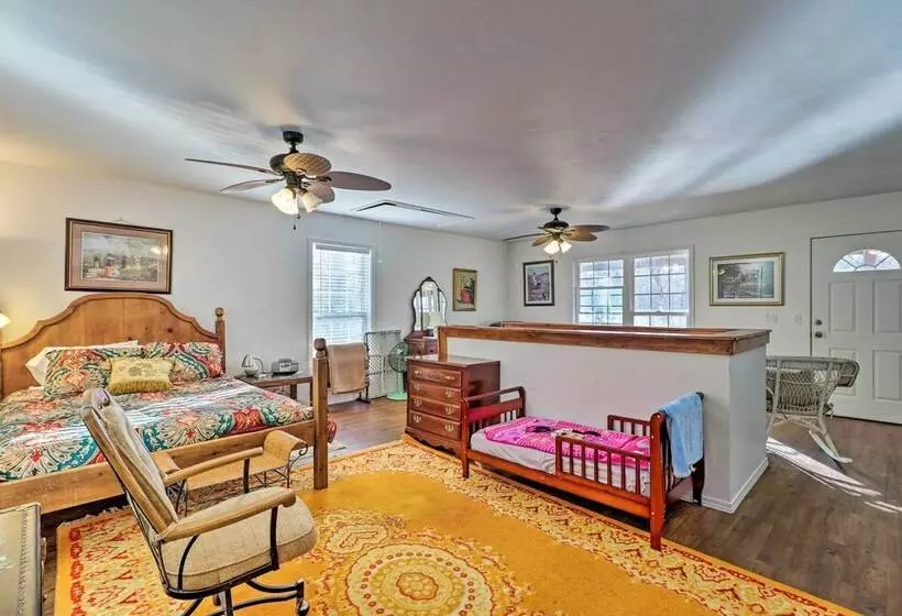 Lakefront Delta Cottage W/ Views, Canoe & Dock!