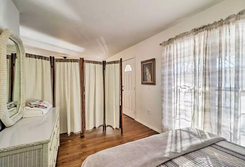 Lakefront Delta Cottage W/ Views, Canoe & Dock!