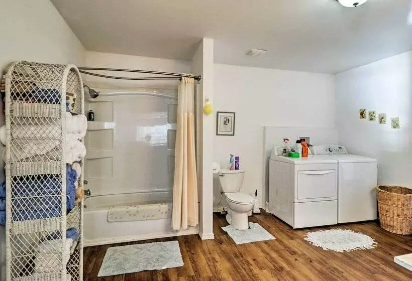 Lakefront Delta Cottage W/ Views, Canoe & Dock!