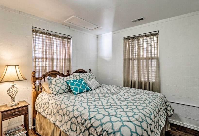 Lakefront Delta Cottage W/ Views, Canoe & Dock!