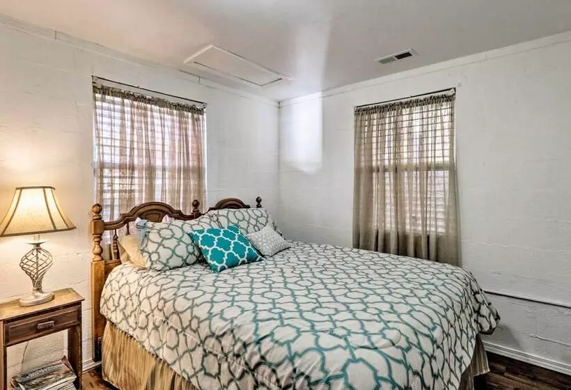 Lakefront Delta Cottage W/ Views, Canoe & Dock!