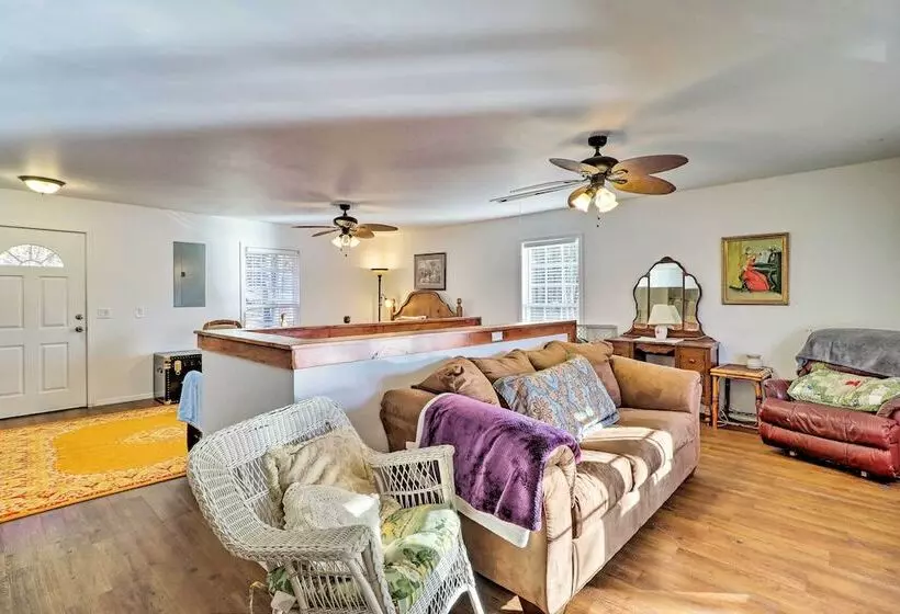 Lakefront Delta Cottage W/ Views, Canoe & Dock!