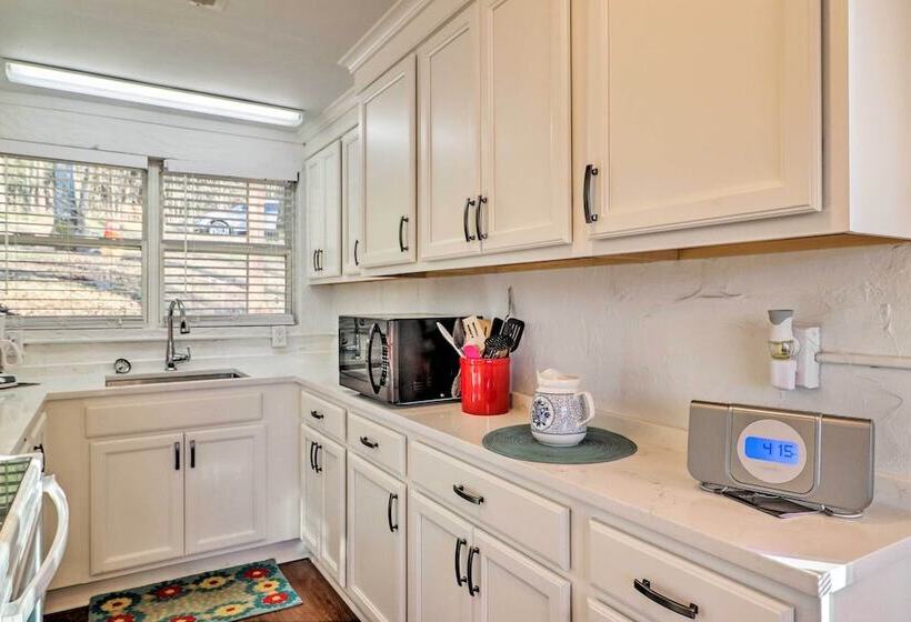 Lakefront Delta Cottage W/ Views, Canoe & Dock!