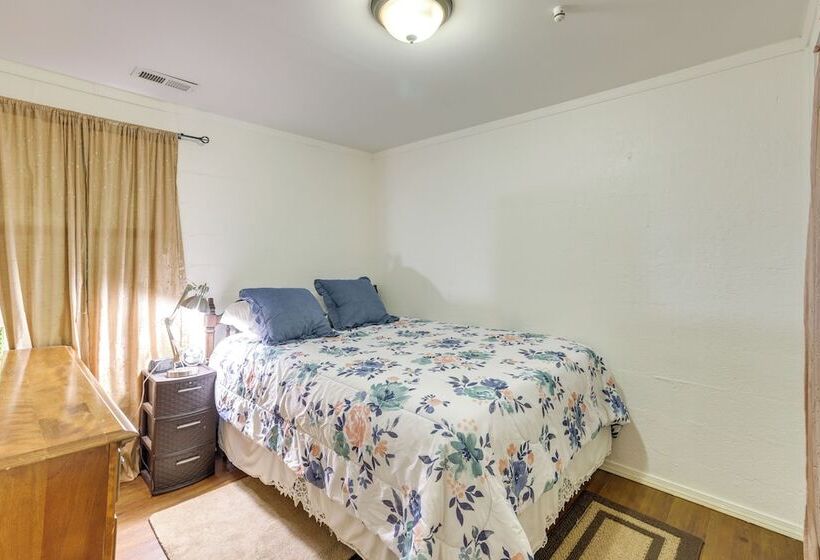 Lakefront Delta Cottage W/ Views, Canoe & Dock!