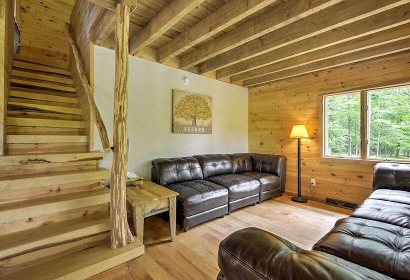 Lovely Ulster Cabin W/ Hot Tub, Fire Pit & 3 Ponds