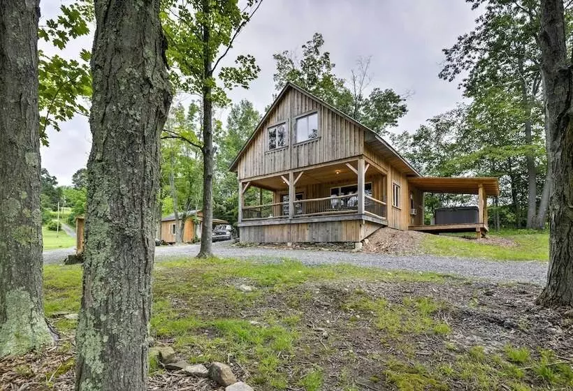 Lovely Ulster Cabin W/ Hot Tub, Fire Pit & 3 Ponds