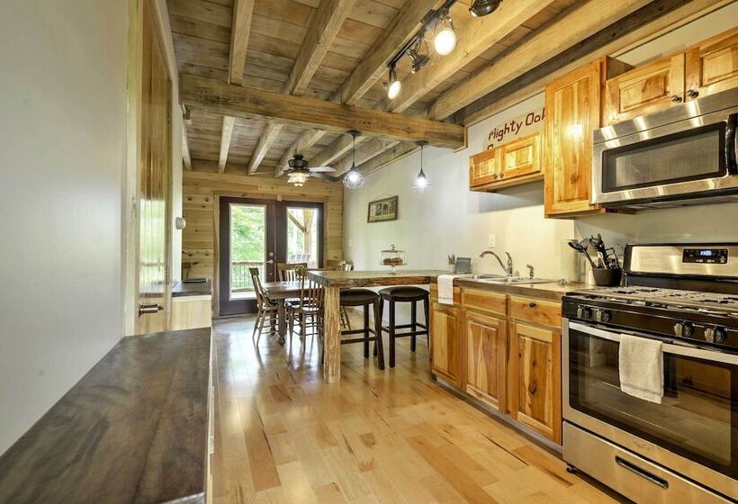 Lovely Ulster Cabin W/ Hot Tub, Fire Pit & 3 Ponds