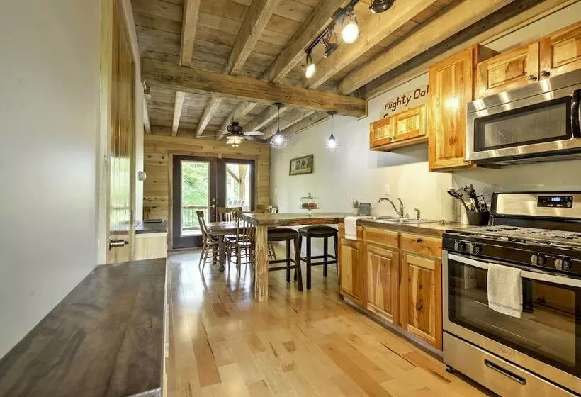 Lovely Ulster Cabin W/ Hot Tub, Fire Pit & 3 Ponds