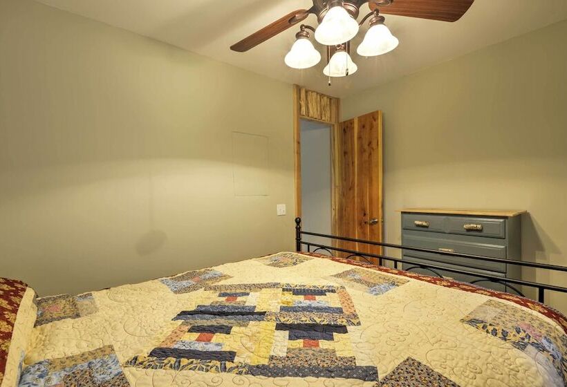 Lovely Ulster Cabin W/ Hot Tub, Fire Pit & 3 Ponds