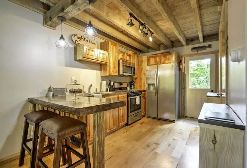 Lovely Ulster Cabin W/ Hot Tub, Fire Pit & 3 Ponds