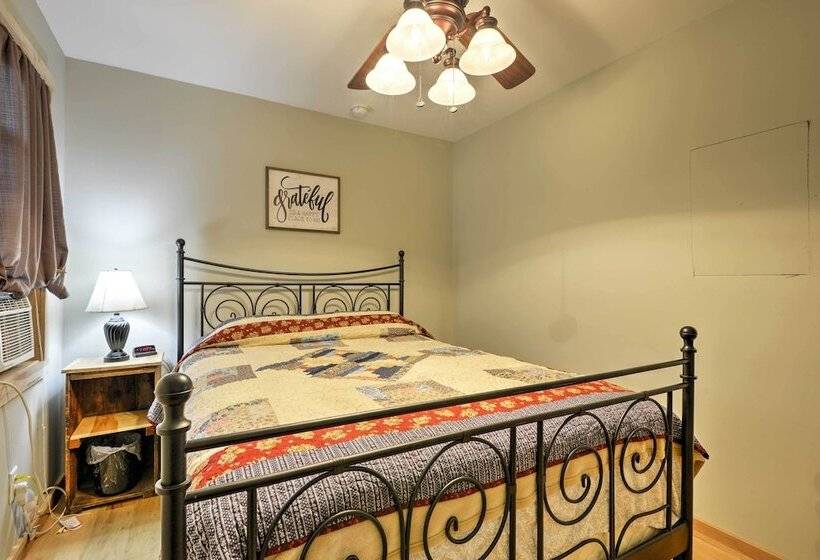 Lovely Ulster Cabin W/ Hot Tub, Fire Pit & 3 Ponds