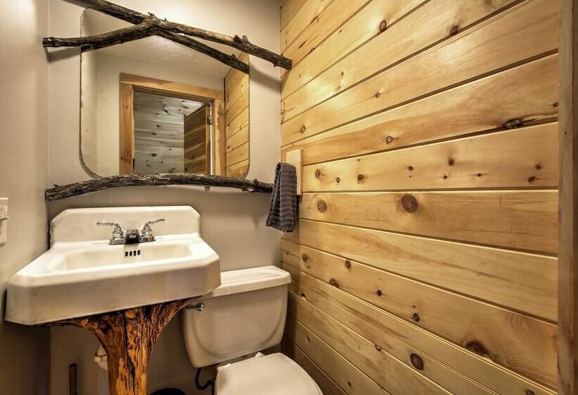 Lovely Ulster Cabin W/ Hot Tub, Fire Pit & 3 Ponds