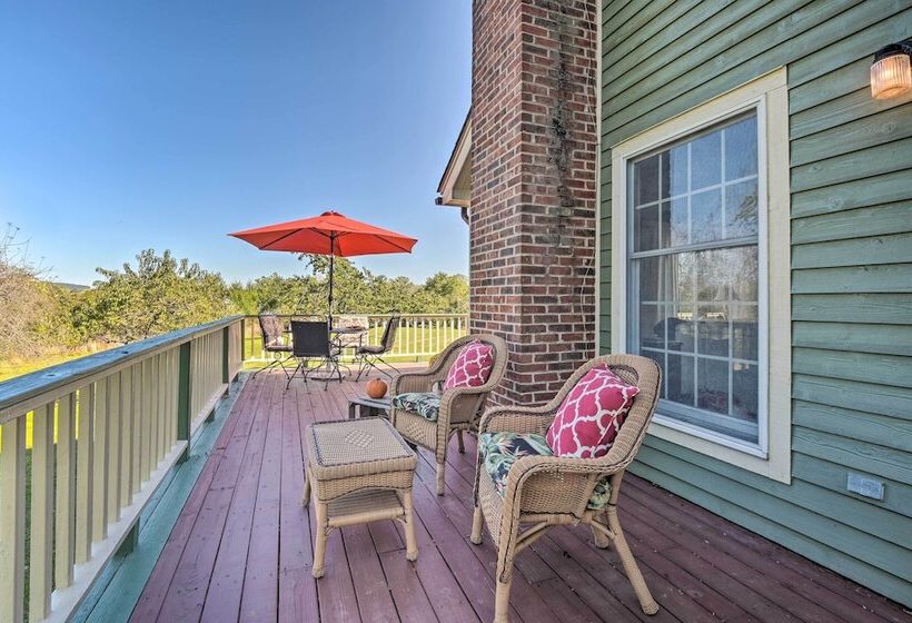 Lovettsville Cottage In Heart Of Wine Country