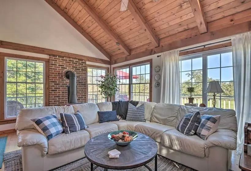 Lovettsville Cottage In Heart Of Wine Country