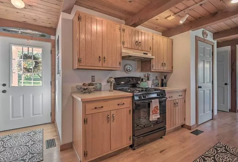 Lovettsville Cottage In Heart Of Wine Country