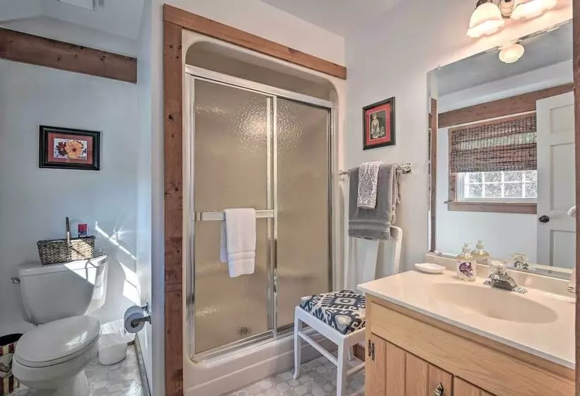 Lovettsville Cottage In Heart Of Wine Country