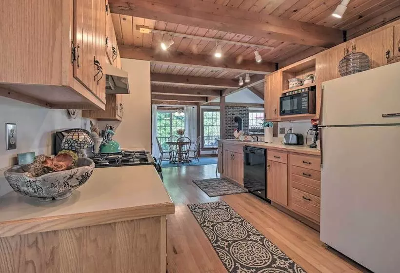 Lovettsville Cottage In Heart Of Wine Country