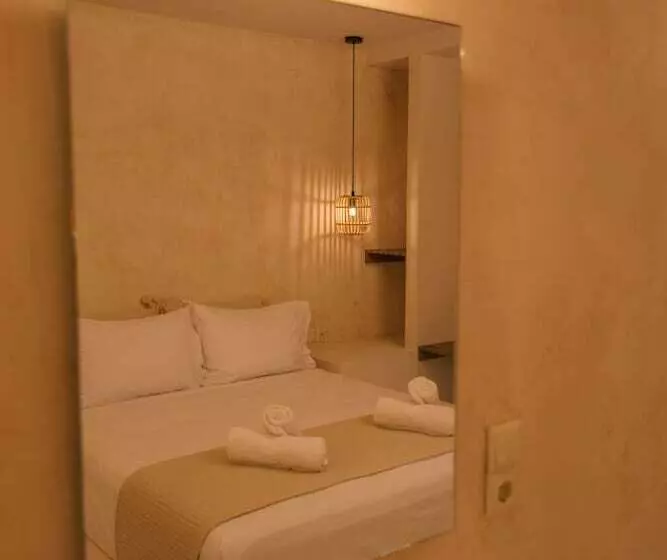 Mani Luxury Suites