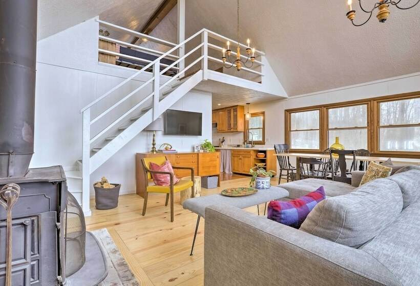 Mid Century Modern Cabin: Mountain & Natural Views